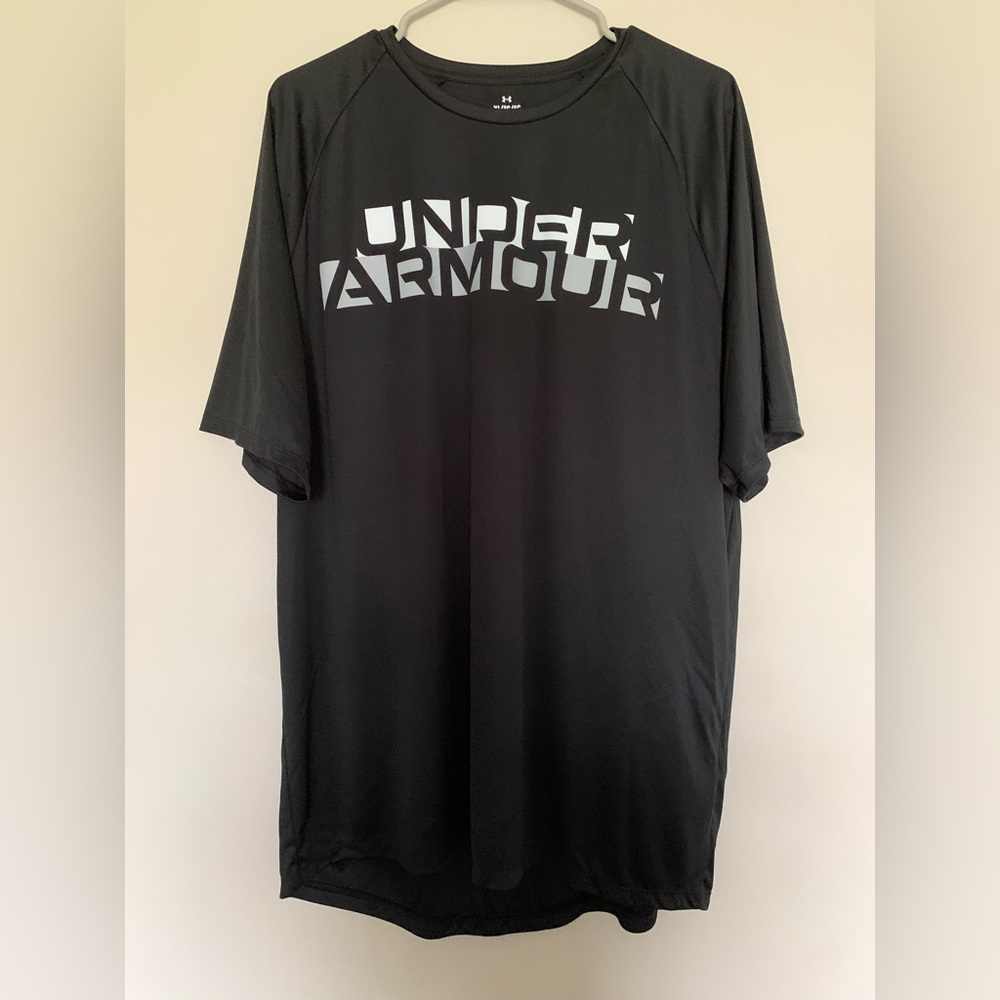 Under Armour Men's Black Tee